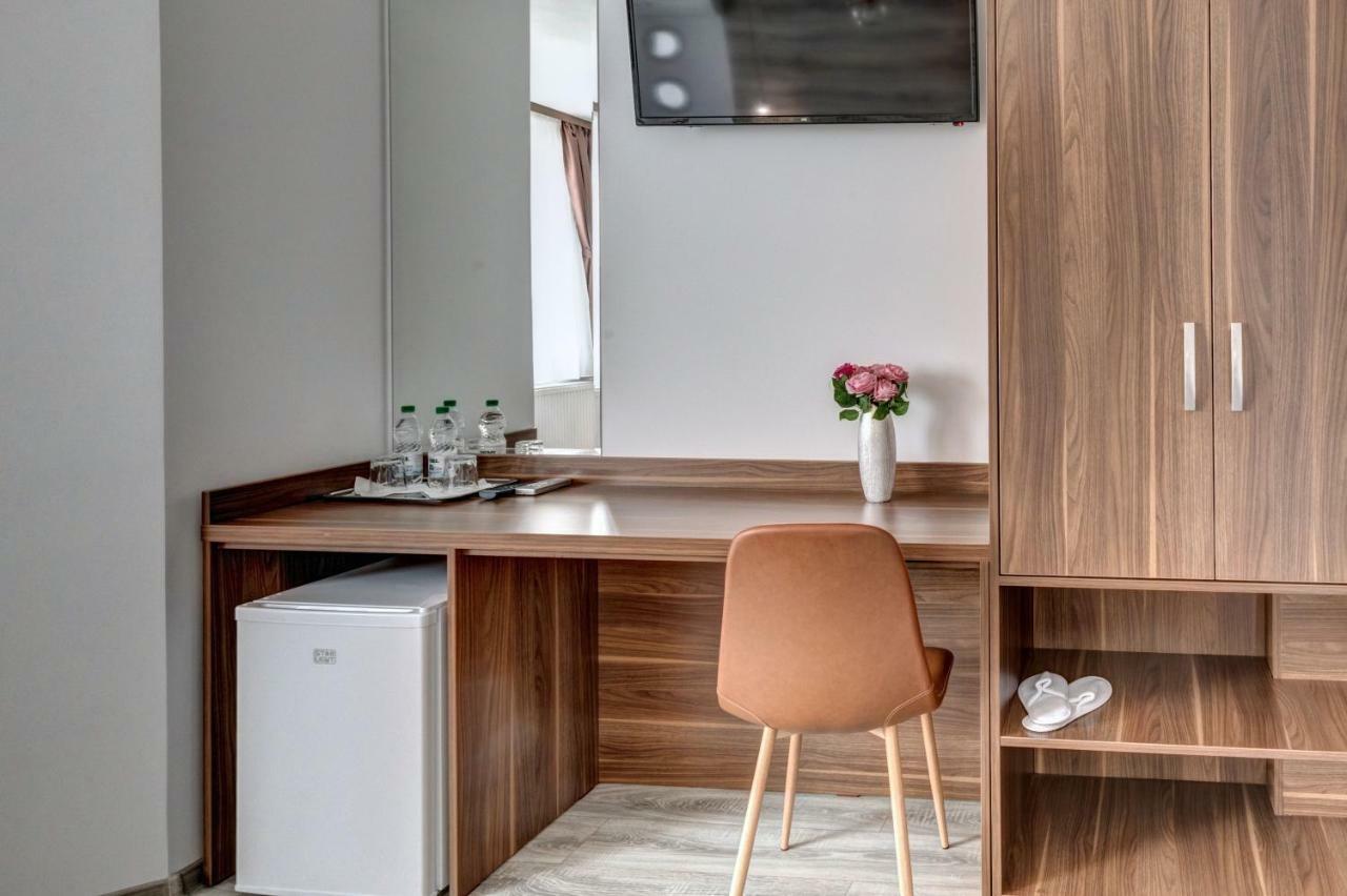 Pensiune Pavo Piteşti Extérieur photo