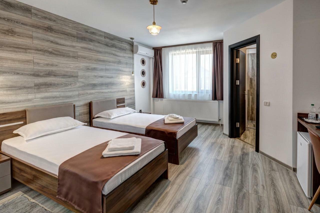 Pensiune Pavo Piteşti Extérieur photo