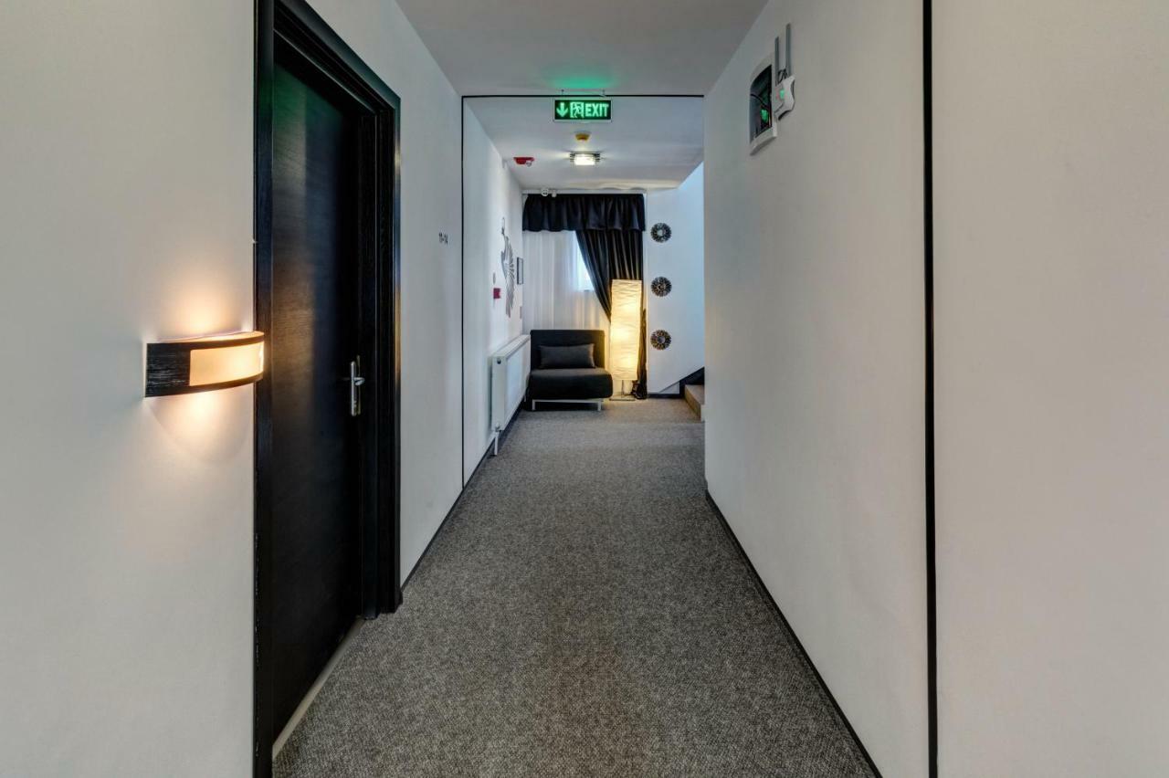 Pensiune Pavo Piteşti Extérieur photo